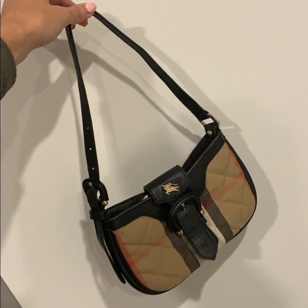 Burberry Bag! - Picture 1 of 3